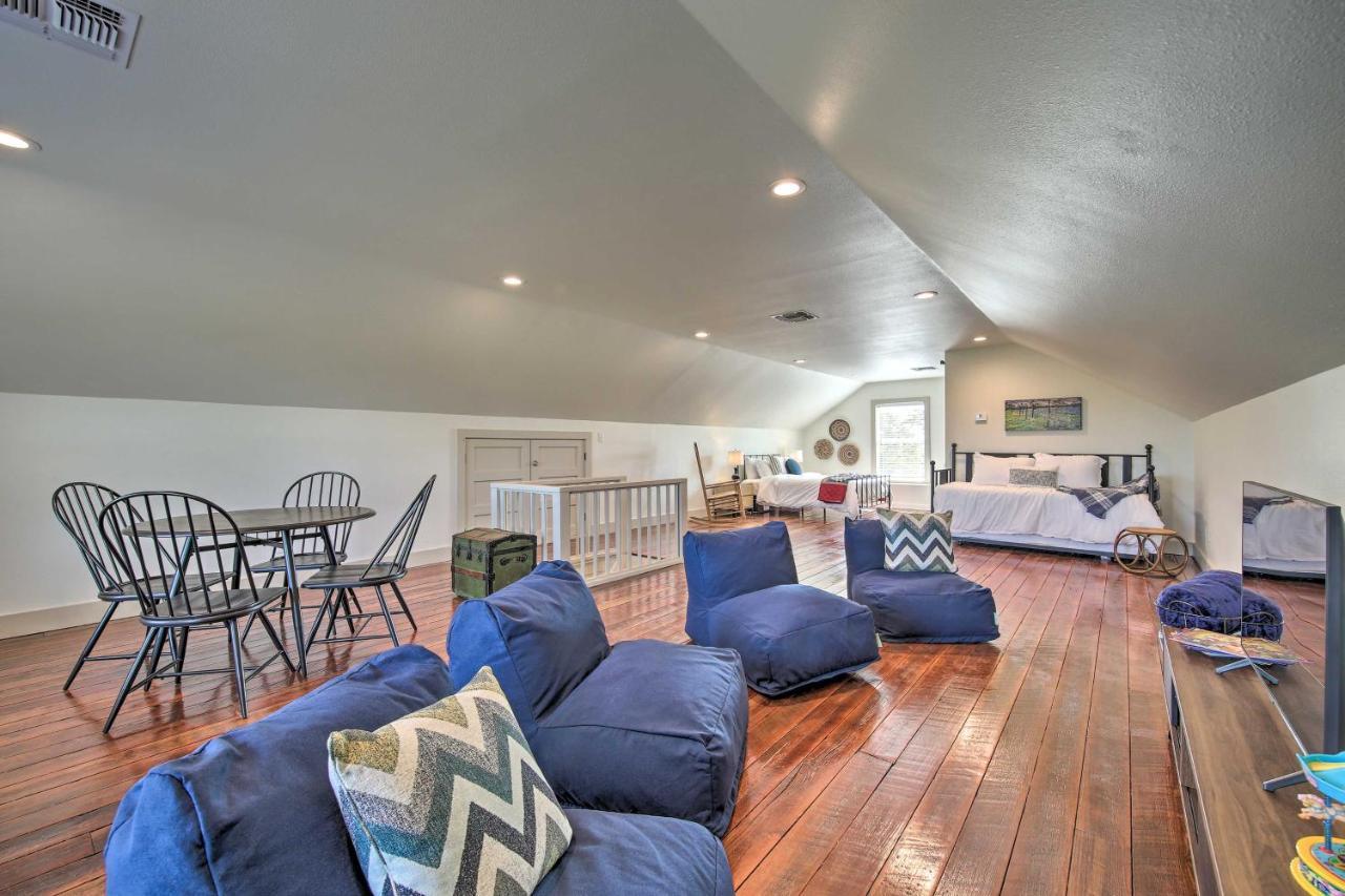 Peaceful Schulenburg Farmhouse With Fire Pit And Grill ภายนอก รูปภาพ