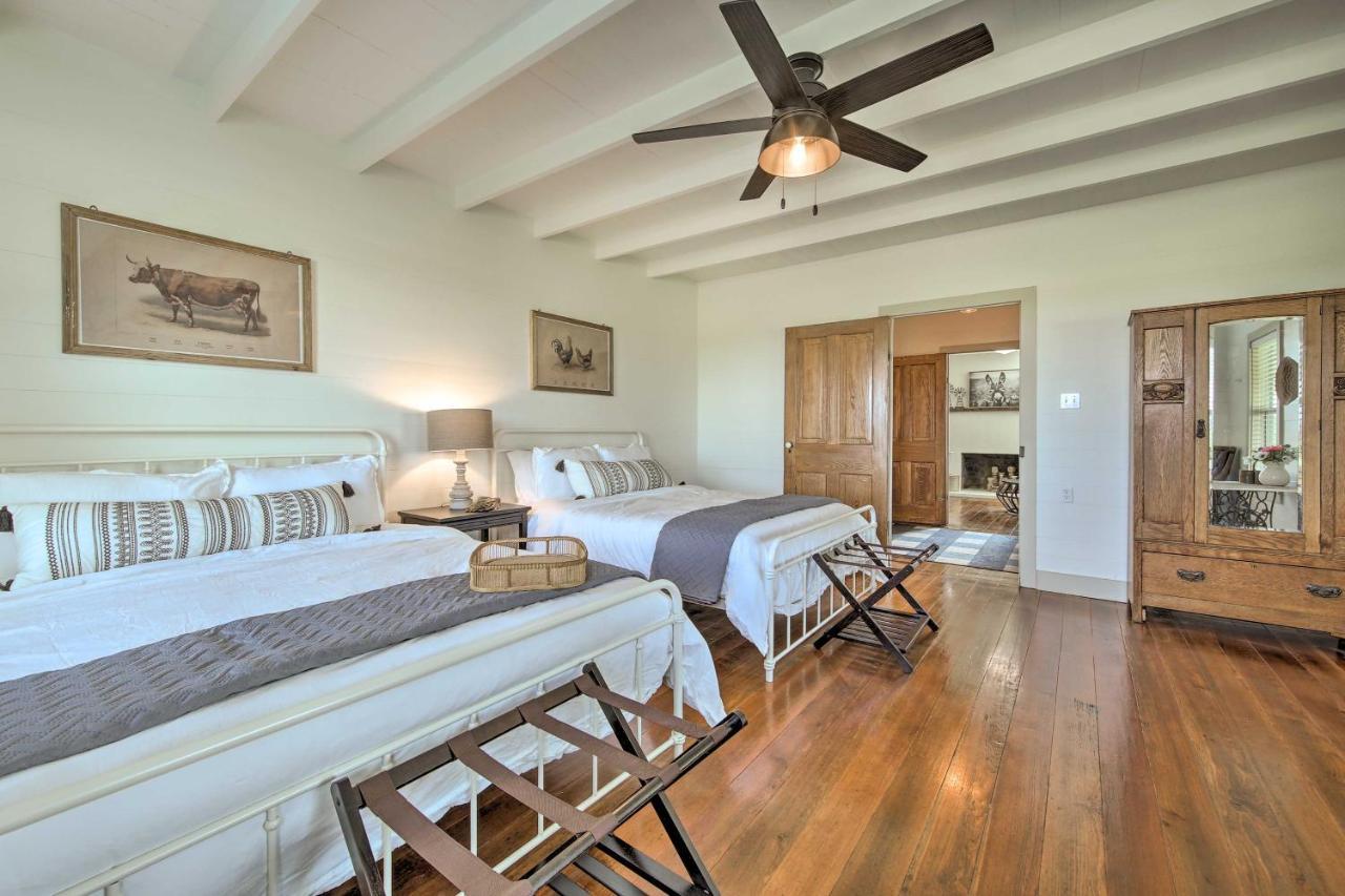Peaceful Schulenburg Farmhouse With Fire Pit And Grill ภายนอก รูปภาพ